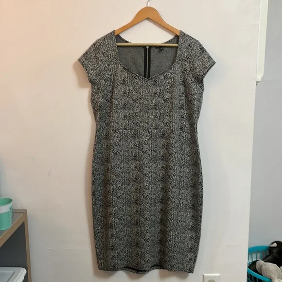 Express Cap Sleeve Black Marled Knee-Length Dress - Picture 3 of 10